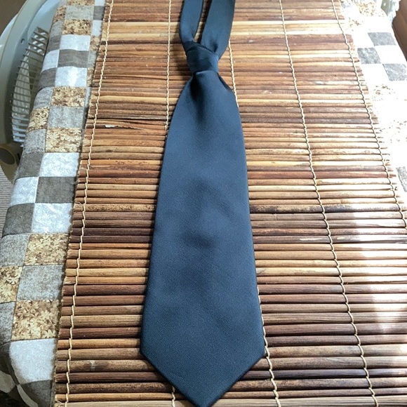 Black Tie - Picture 1 of 6